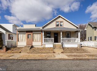 910 Woodland Ave, Burlington, NJ 08016