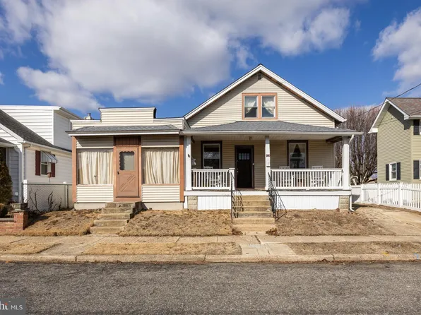 910 Woodland Ave, Burlington, NJ 08016