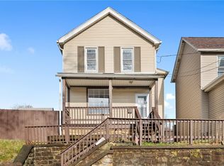 621 Chestnut St, Springdale, PA 15144