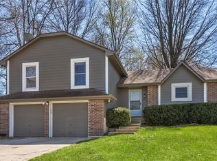 605 W Walnut St, Raymore, MO 64083