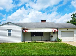 806 Hocking Rd, Belpre, OH 45714