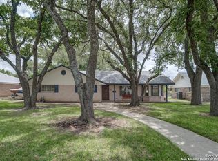 154 Sprucewood Ln, San Antonio, TX 78216