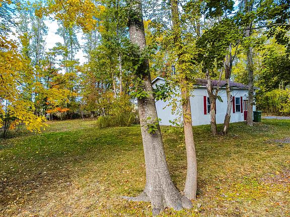 3rd image of 68 Cottage St