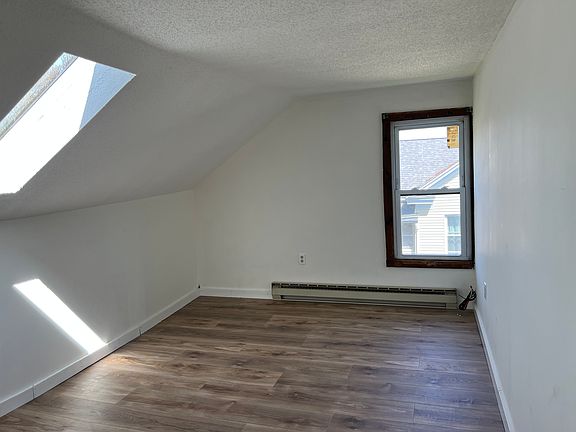 5th image of 389 New Britain Rd APT 5