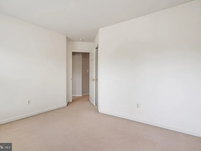 13280 Maple Creek Ln — Photo 31