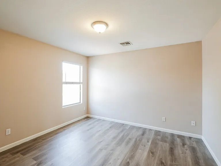 11242 W Garfield St — Photo 13