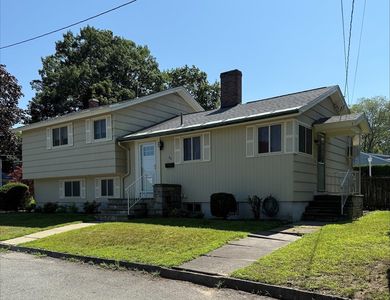 69 Edgewood St, Lowell, MA, 01852