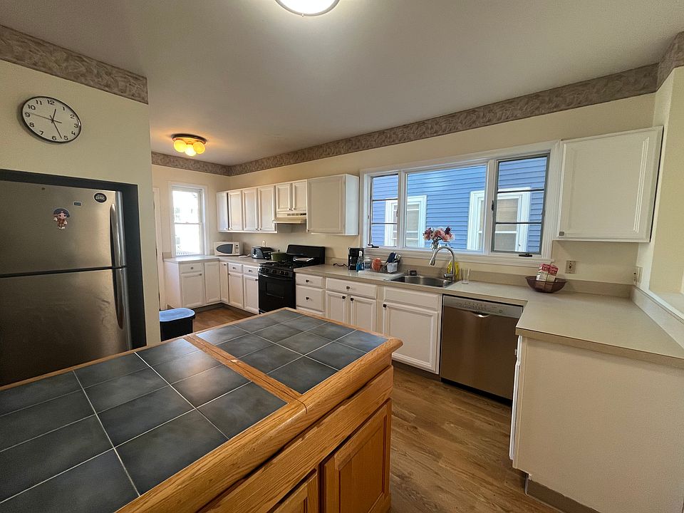 1st image of 225 Highland Ave #1