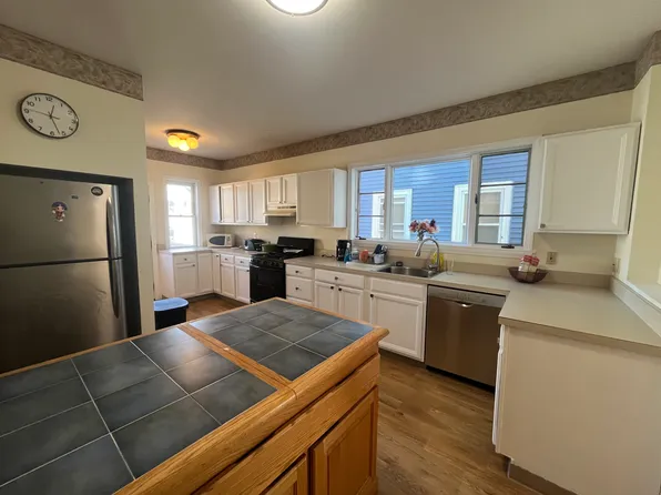 225 Highland Ave #1, Somerville, MA 02143