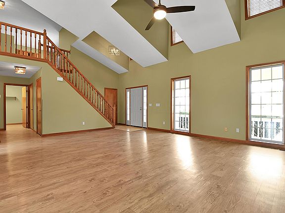 3rd image of 4431 Huntwicke Dr