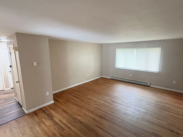 6 Grand Blvd #4