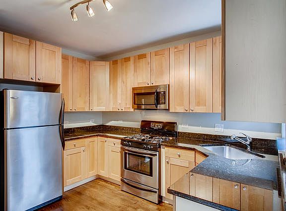 4th image of 7009 N Wolcott Ave #2
