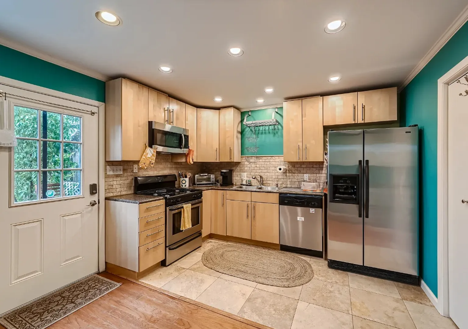 Charming townhome in a great location — Photo 4