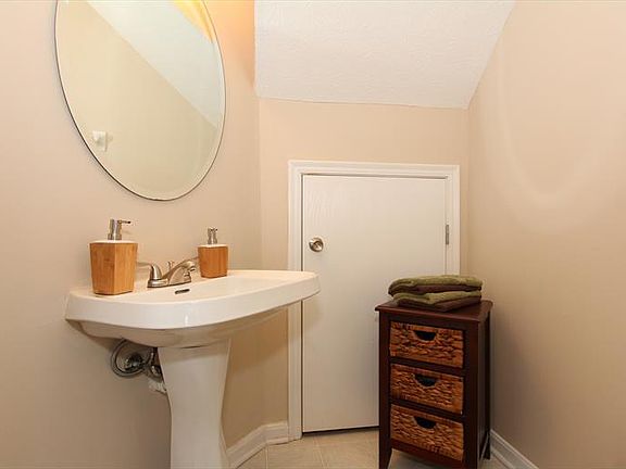 1/2 Bath