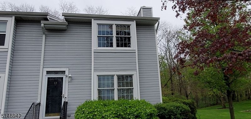 1st image of 52 Village Dr