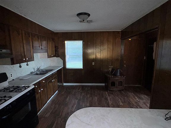 4th image of 1913 Lincoln Dr