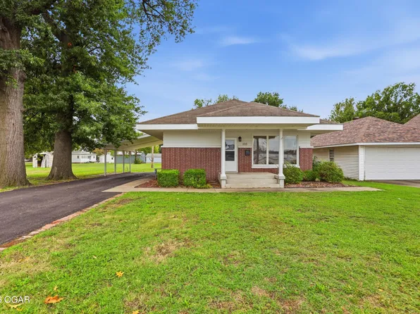 105 W 13th St, Lamar, MO 64759