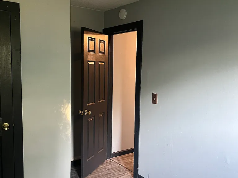 208 Logan St — Photo 12