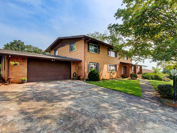 2nd image of 7009 Wellington Dr