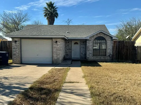 1455 Timber Valley Dr, Eagle Pass, TX 78852