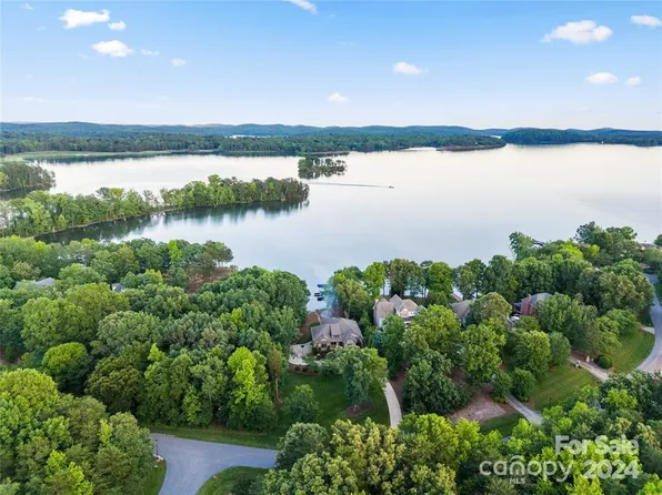 163 Lakewood Ct, New London, NC 28127