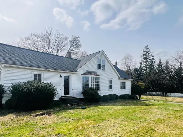 9015 Old Courthouse Rd, Vienna, VA 22182