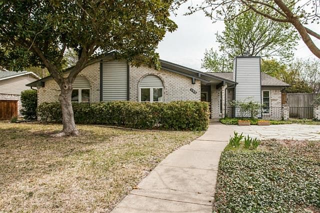 1st image of 429 Bedford Dr