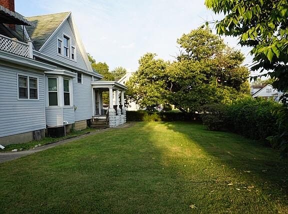 4th image of 3805 Regent Ave