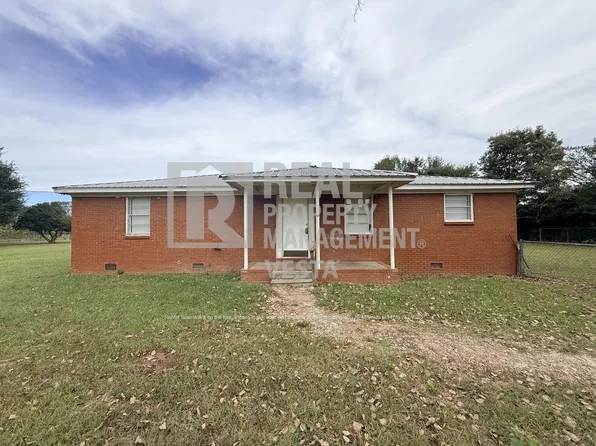 1523 Macgillicuddy Dr, Macon, GA 31216