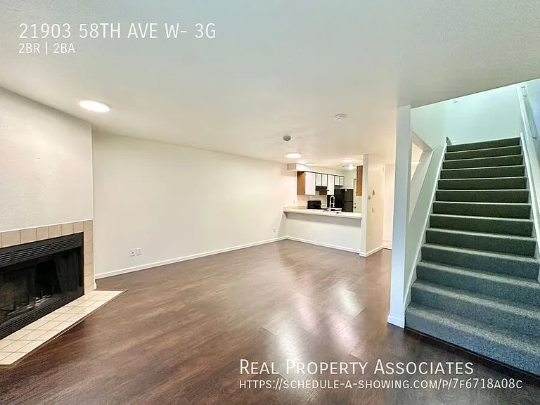 Hillcrest — Photo 35