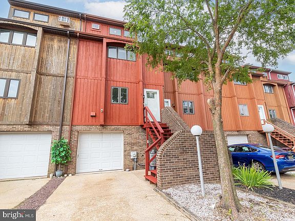 2nd image of 7 Servan Ct