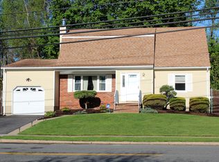 175 Clover Hill Dr, Flanders, NJ 07836