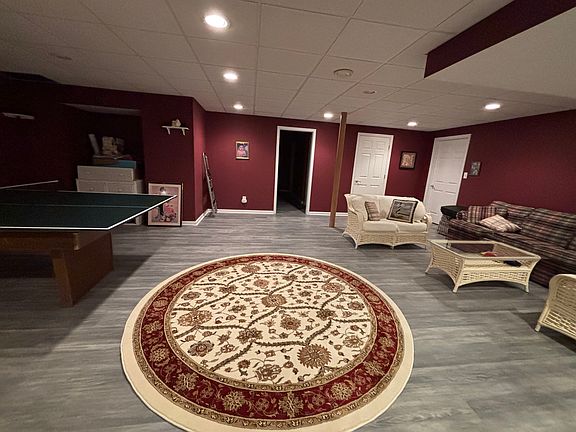 5th image of 8 Lexington Ct