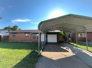 2425 N Nottingham Way, Moore, OK 73160