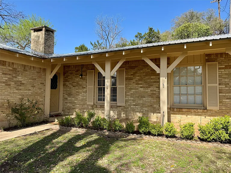 5811 Highland Hills Dr — Photo 6