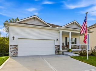 11013 E Ridge Ct, Peculiar, MO 64078