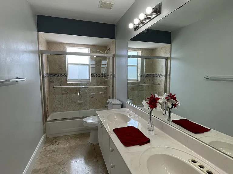 12738 Maypan Dr — Photo 16