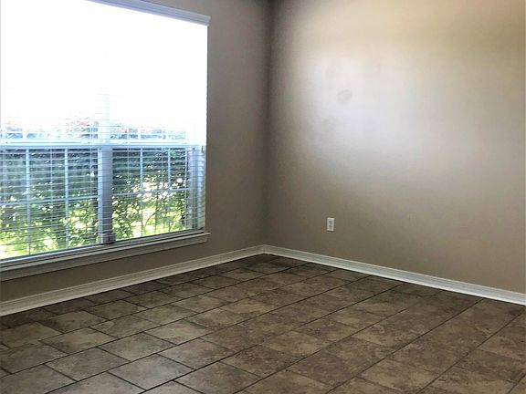 3rd image of 335 Egan Dr