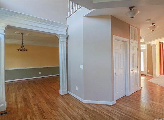3rd image of 700 Reverdy Ct