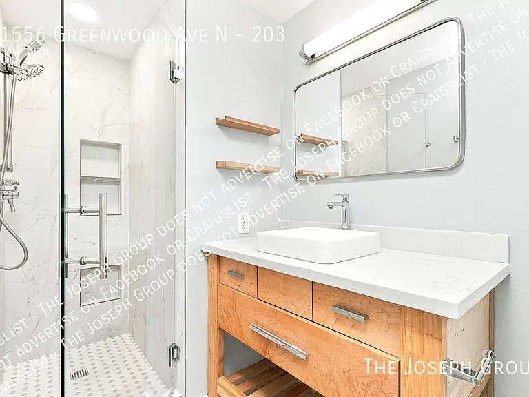 11556 Greenwood Ave N #203 — Photo 12