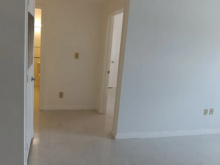 503 Cypress St — Photo 12