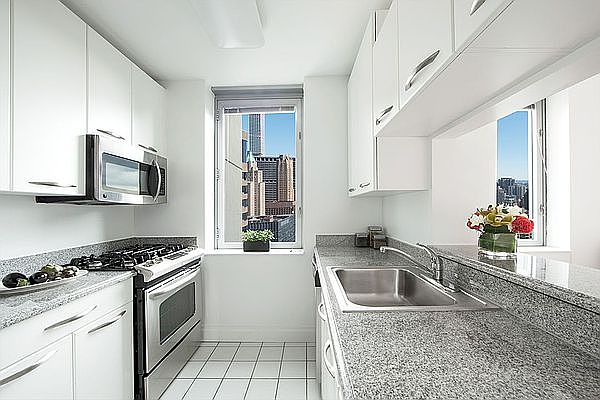 1st image of 150 E 44th St APT 35B