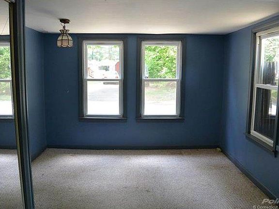 4th image of 226 Pine Lake Dr