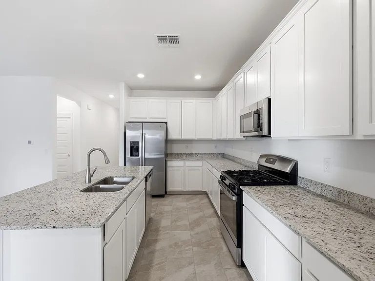 12395 N Pomeroy Ave — Photo 11