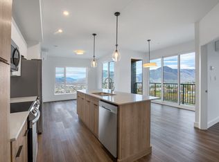 865 University Dr, Kamloops, BC V2C0J7