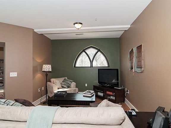 5th image of 802 N Meridian St Unit 101