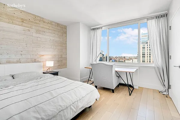 Rented by Sotheby's International Realty | media 13