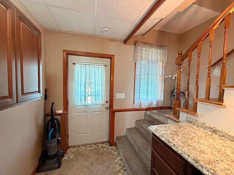 Entryway - Lower Level