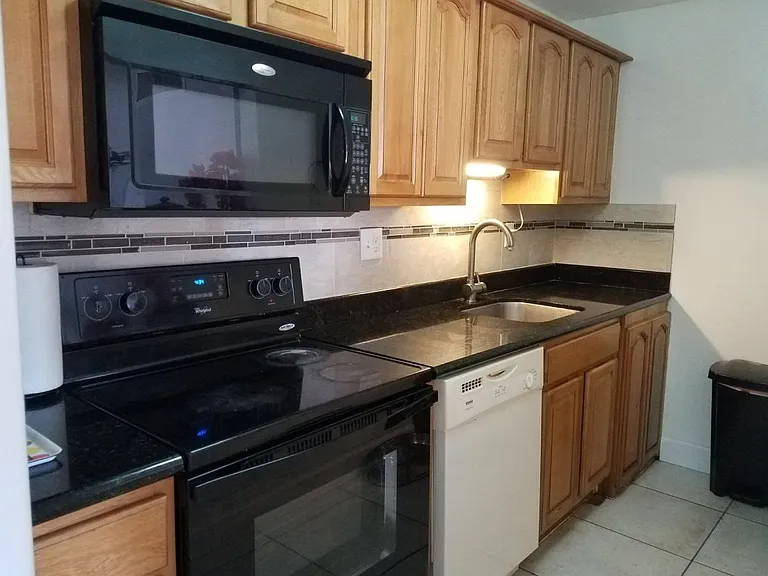 4550 NW 79th Ave #1A — Photo 8