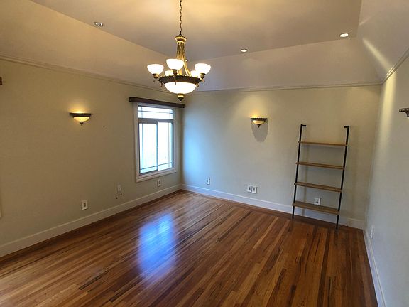 2nd image of 1356 S Van Ness Ave APT 102